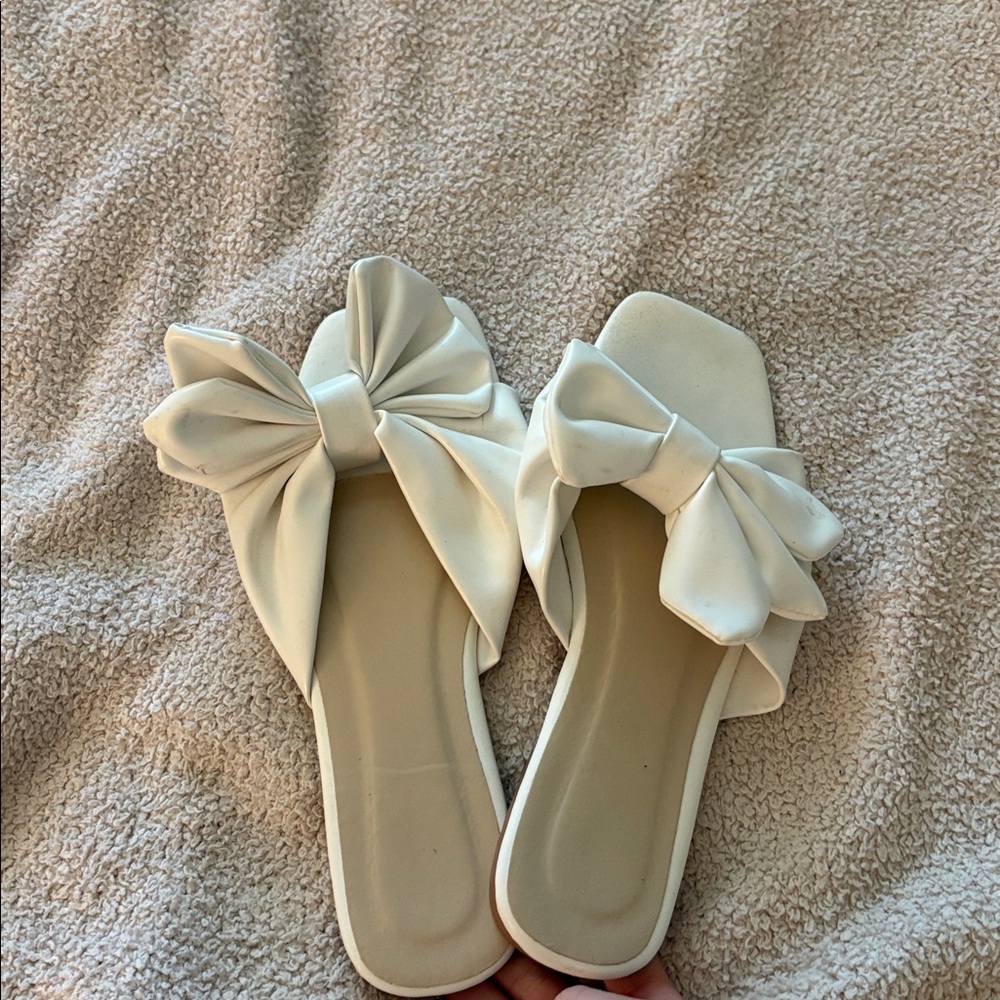 Cream Bow Slide Sandals